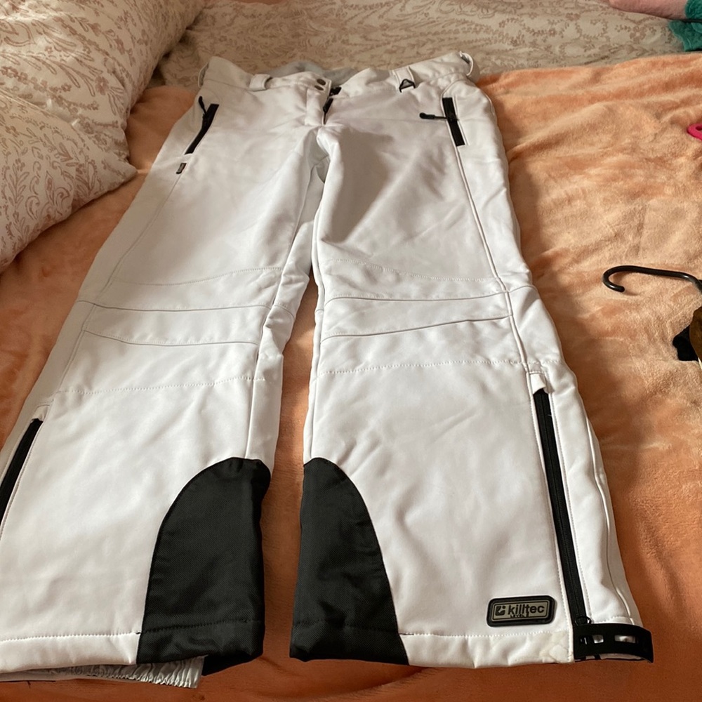 Very nice ski pants, used once